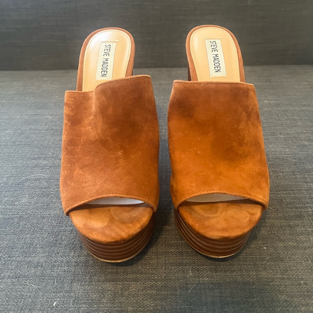 Steve Madden Suede Platform Heel - Picture 2 of 6
